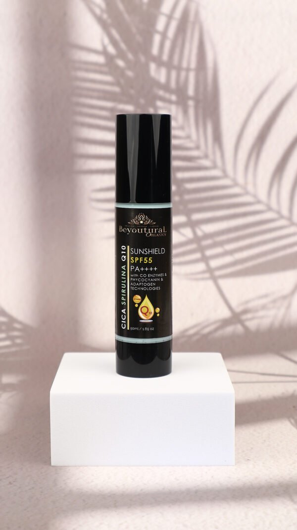 CICA SPIRULINA Q10 SUNSHIELD SPF55 PA++++(with ADAPTOGEN & PHYCOCYANIN TECHNOLOGIES)